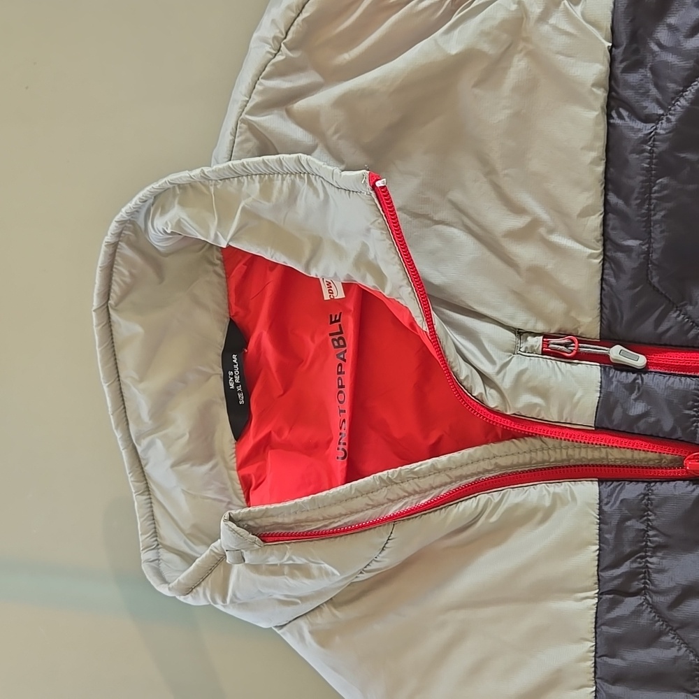 CDW Unstoppable Men's Vest - Picture 2 of 12